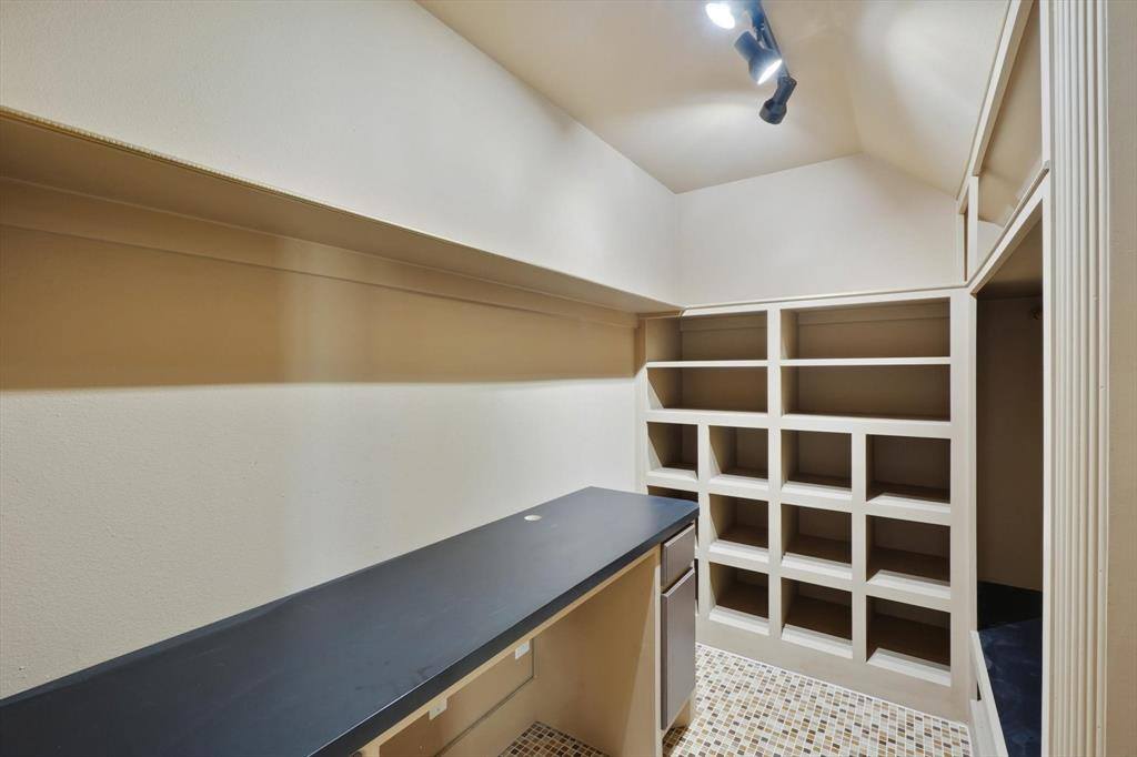 2800 Park Drive, Dalworthington Gardens, TX 76016