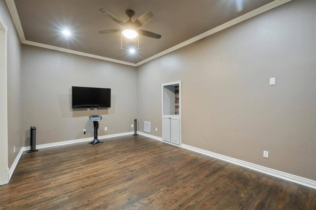 2800 Park Drive, Dalworthington Gardens, TX 76016