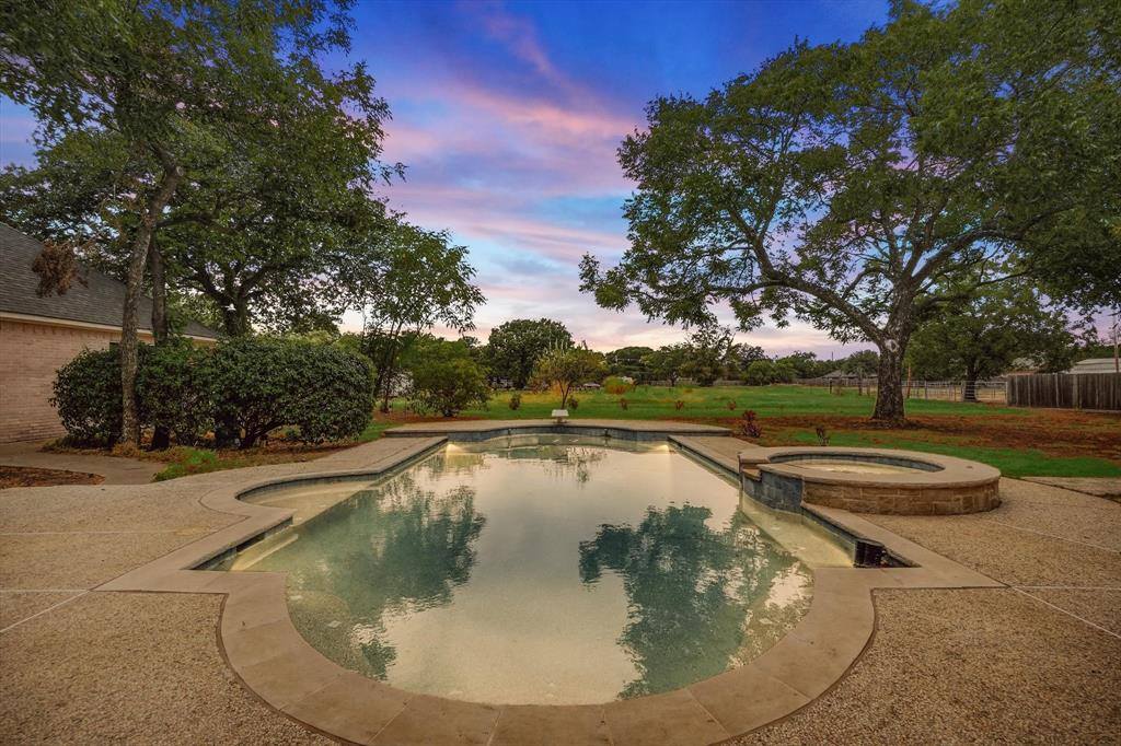 2800 Park Drive, Dalworthington Gardens, TX 76016