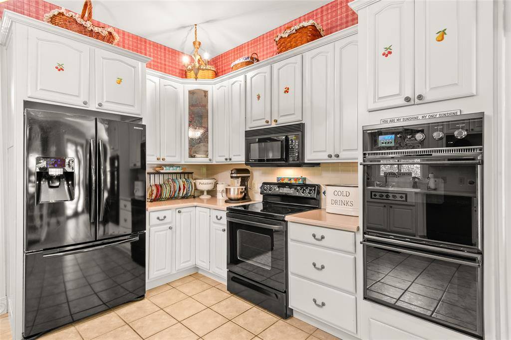 1303 West Main Street, Waxahachie, TX 75165