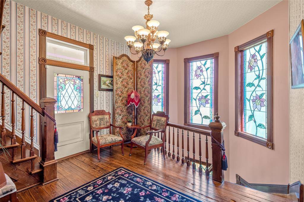 1303 West Main Street, Waxahachie, TX 75165