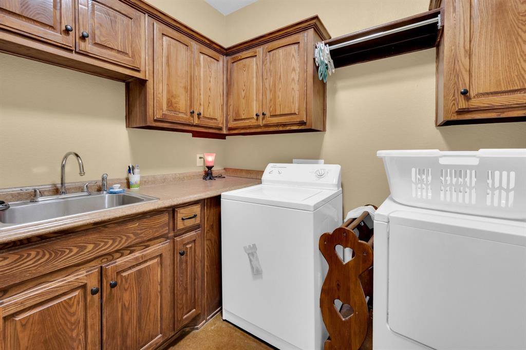 3 Remington Court, Red Oak, TX 75154