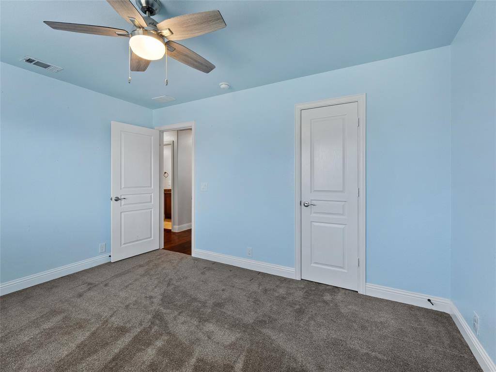 218 Calvert Drive, Midlothian, TX 76065