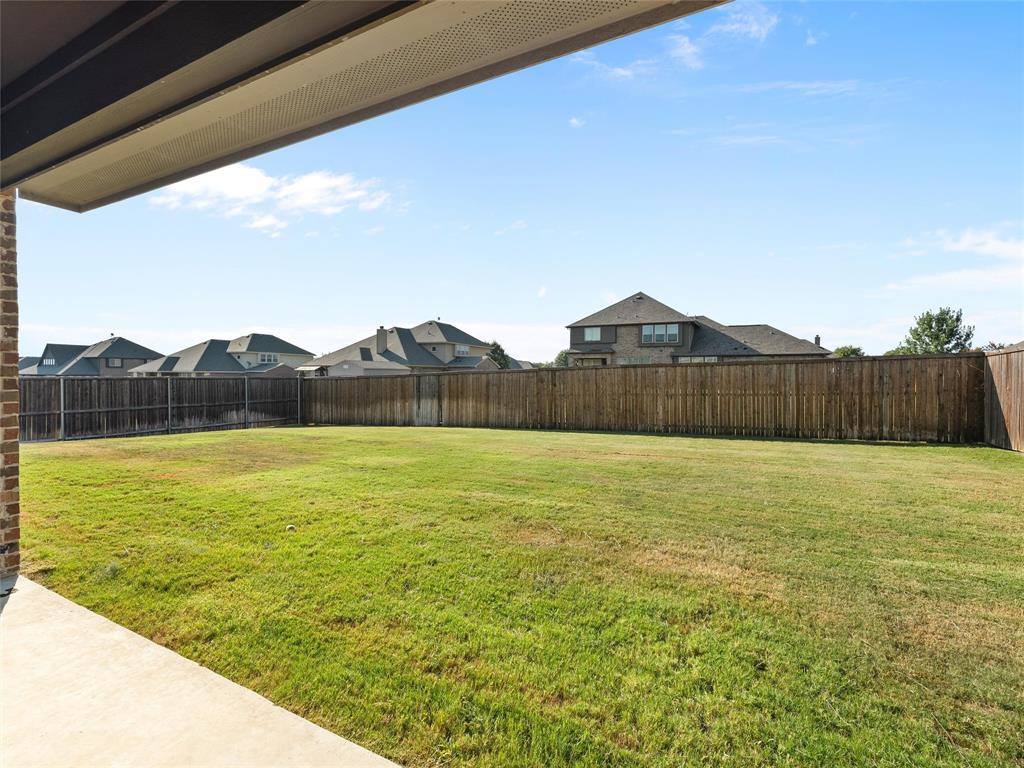 218 Calvert Drive, Midlothian, TX 76065
