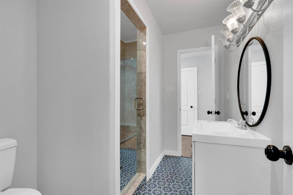 815 North Seven Points Drive, Kemp, TX 75143