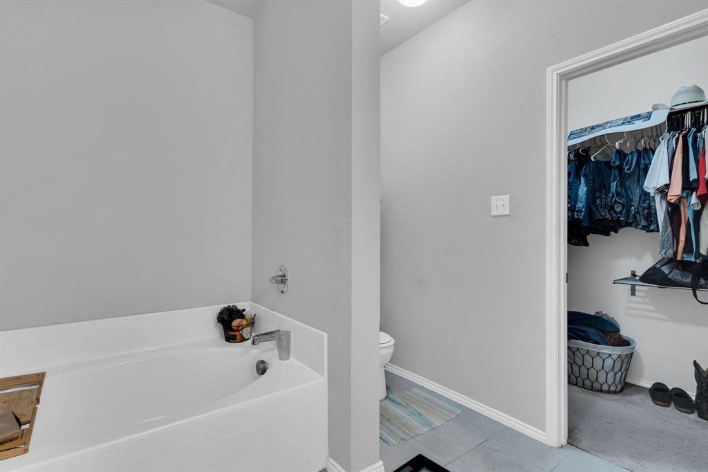 205 Bay Street, Waxahachie, TX 75165