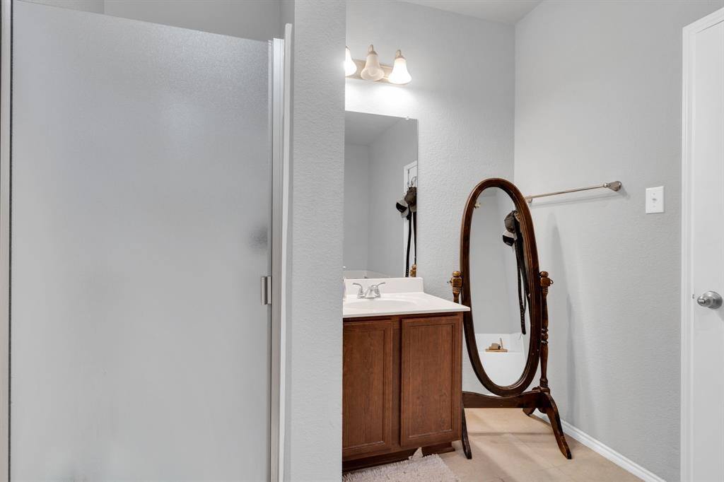 205 Bay Street, Waxahachie, TX 75165