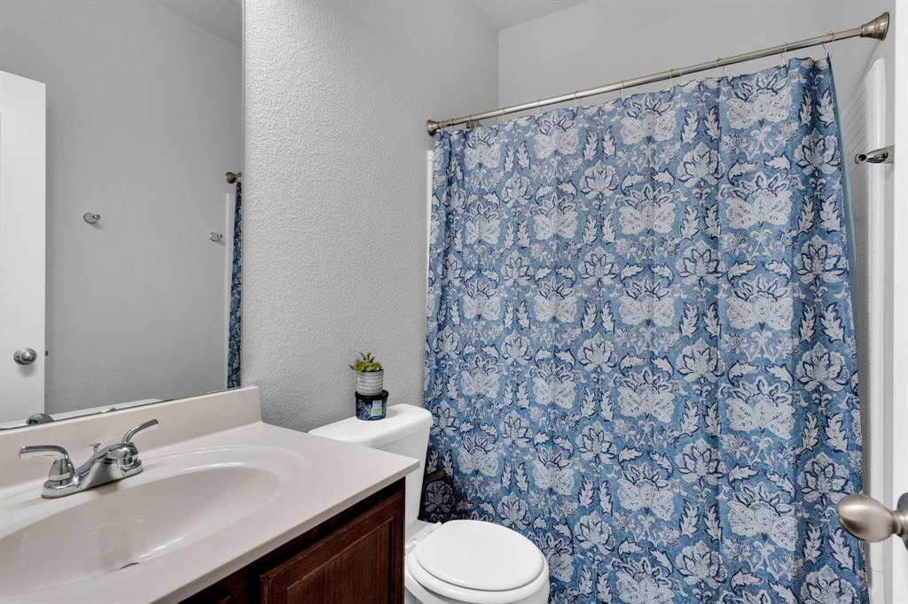 205 Bay Street, Waxahachie, TX 75165