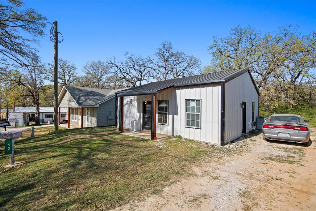 63 Live Oak Street, Alvarado, TX 76009