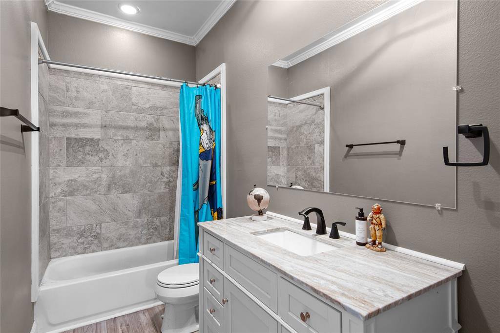 63 Live Oak Street, Alvarado, TX 76009