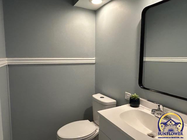 4004 SW 28th ST, Topeka, KS 66614