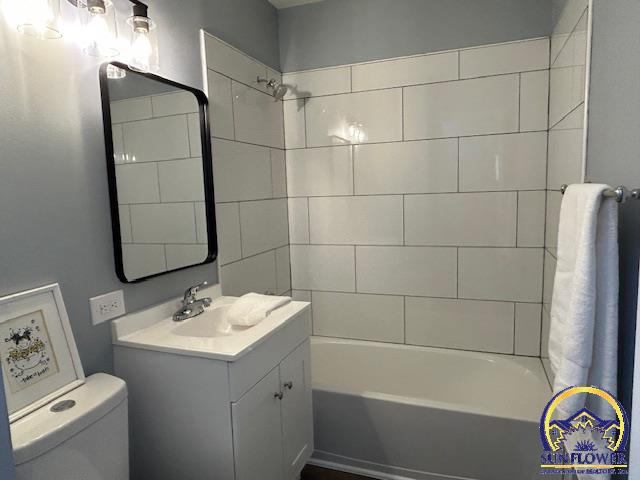 4004 SW 28th ST, Topeka, KS 66614