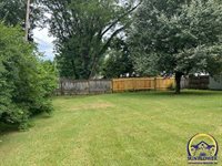 4004 SW 28th ST, Topeka, KS 66614