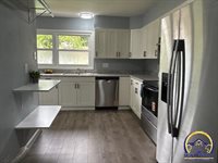 4004 SW 28th ST, Topeka, KS 66614