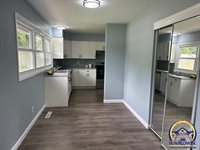 4004 SW 28th ST, Topeka, KS 66614