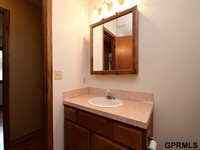 1520 Dodge Street, Lincoln, NE 68521