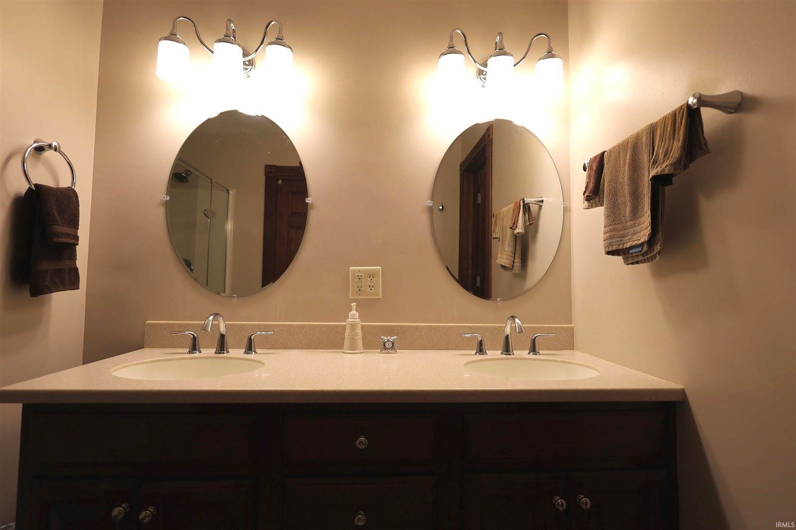 1601 N 650 East, Selma, IN 47383