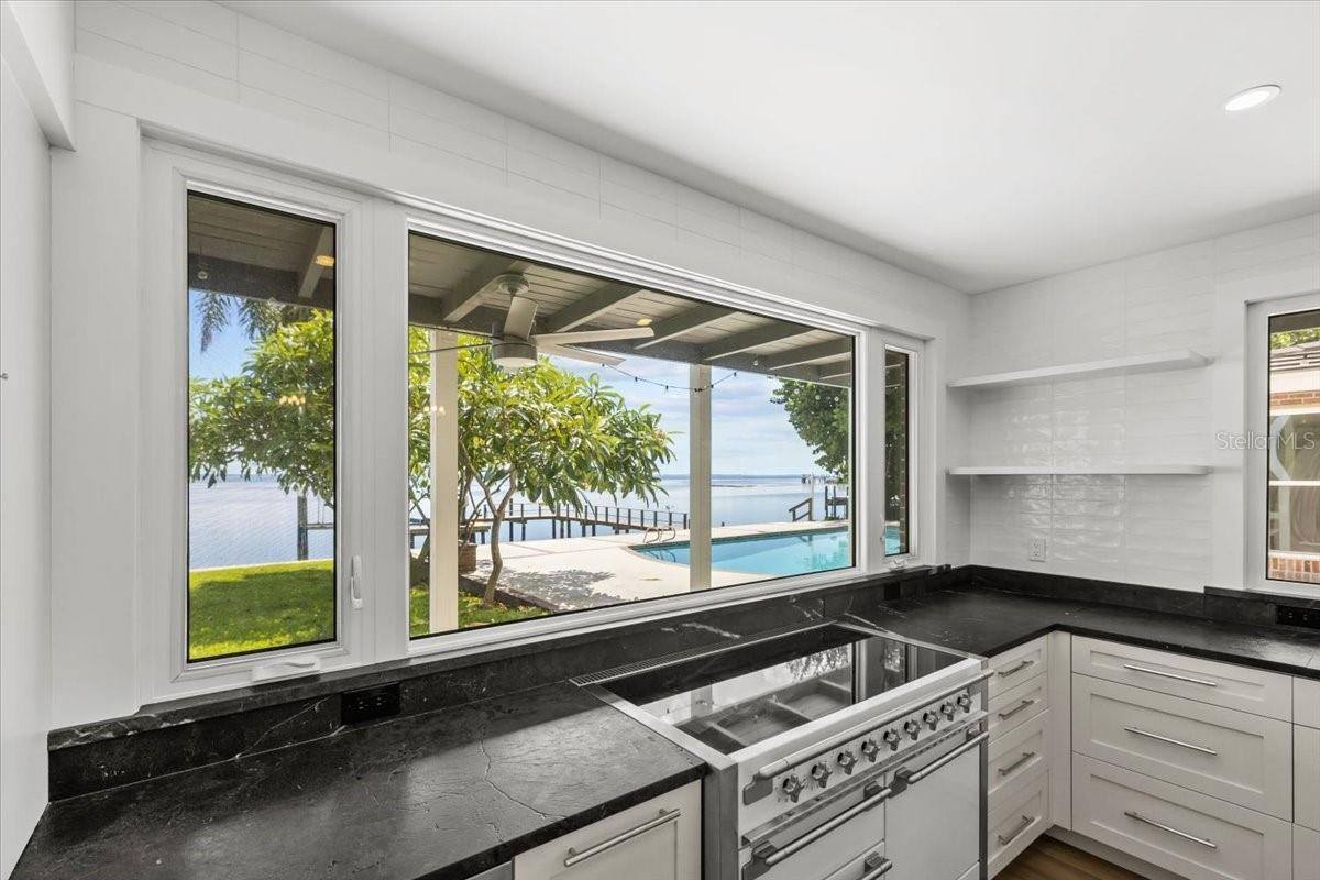 6620 Colony Drive South, Saint Petersburg, FL 33705