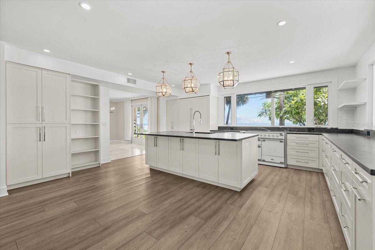 6620 Colony Drive South, Saint Petersburg, FL 33705