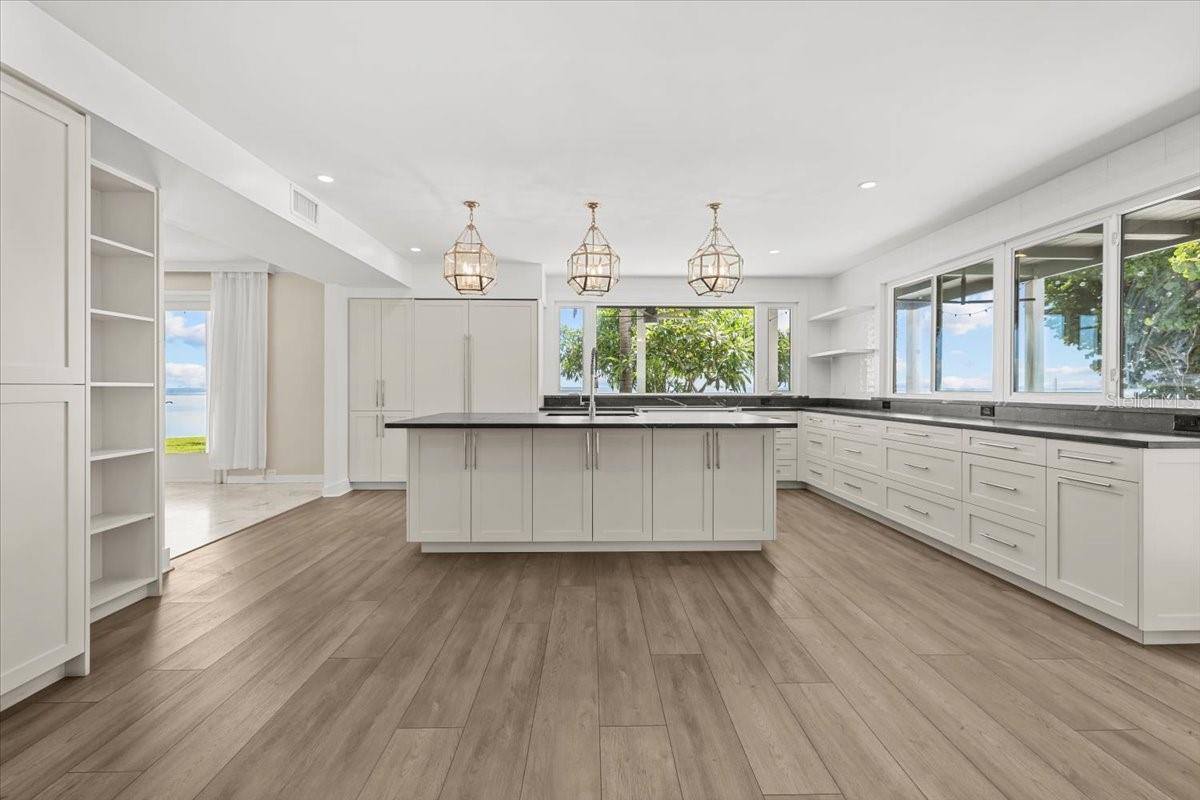 6620 Colony Drive South, Saint Petersburg, FL 33705