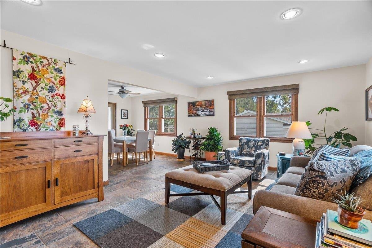 1607 S Lincoln Avenue, Marshfield, WI 54449