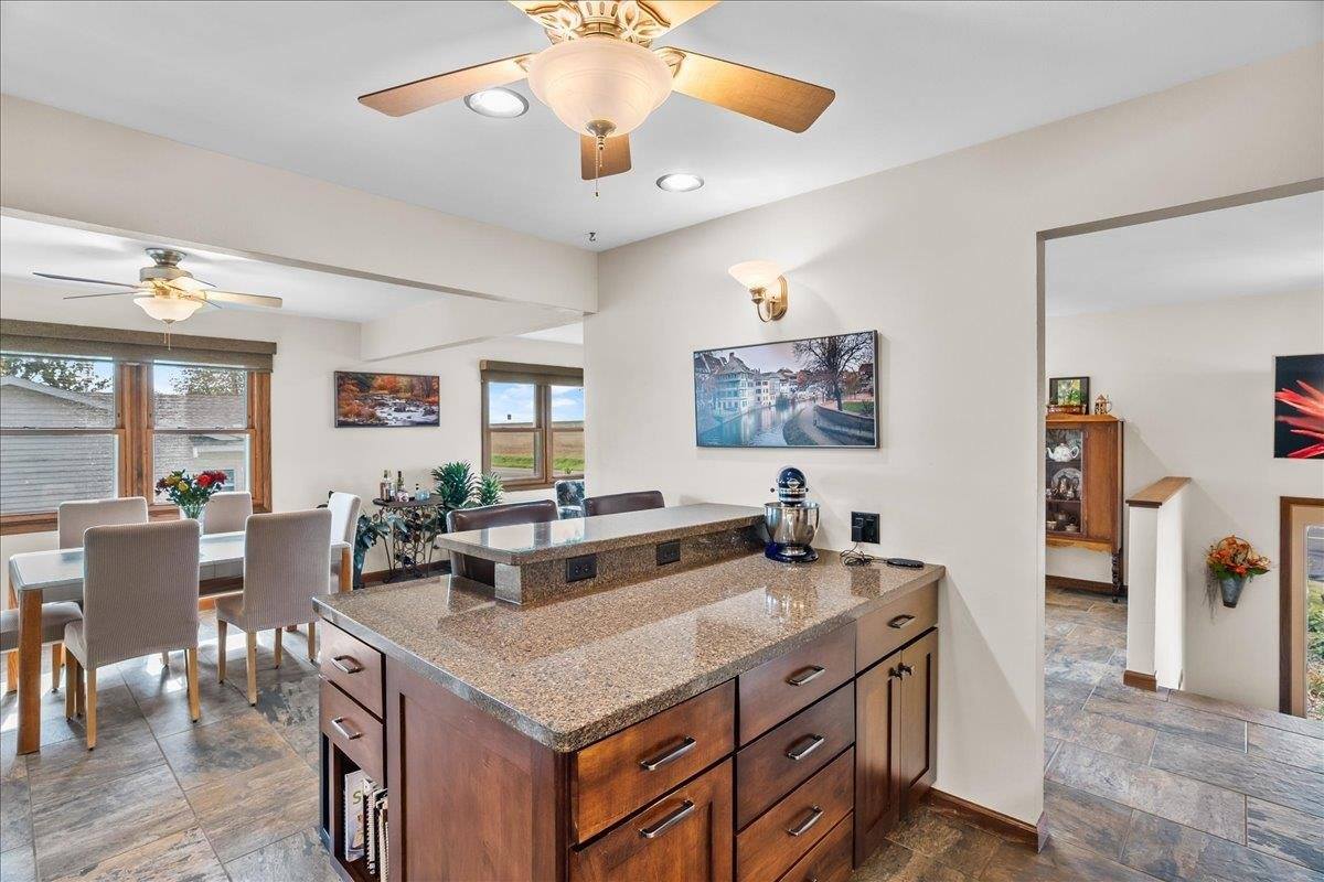 1607 S Lincoln Avenue, Marshfield, WI 54449