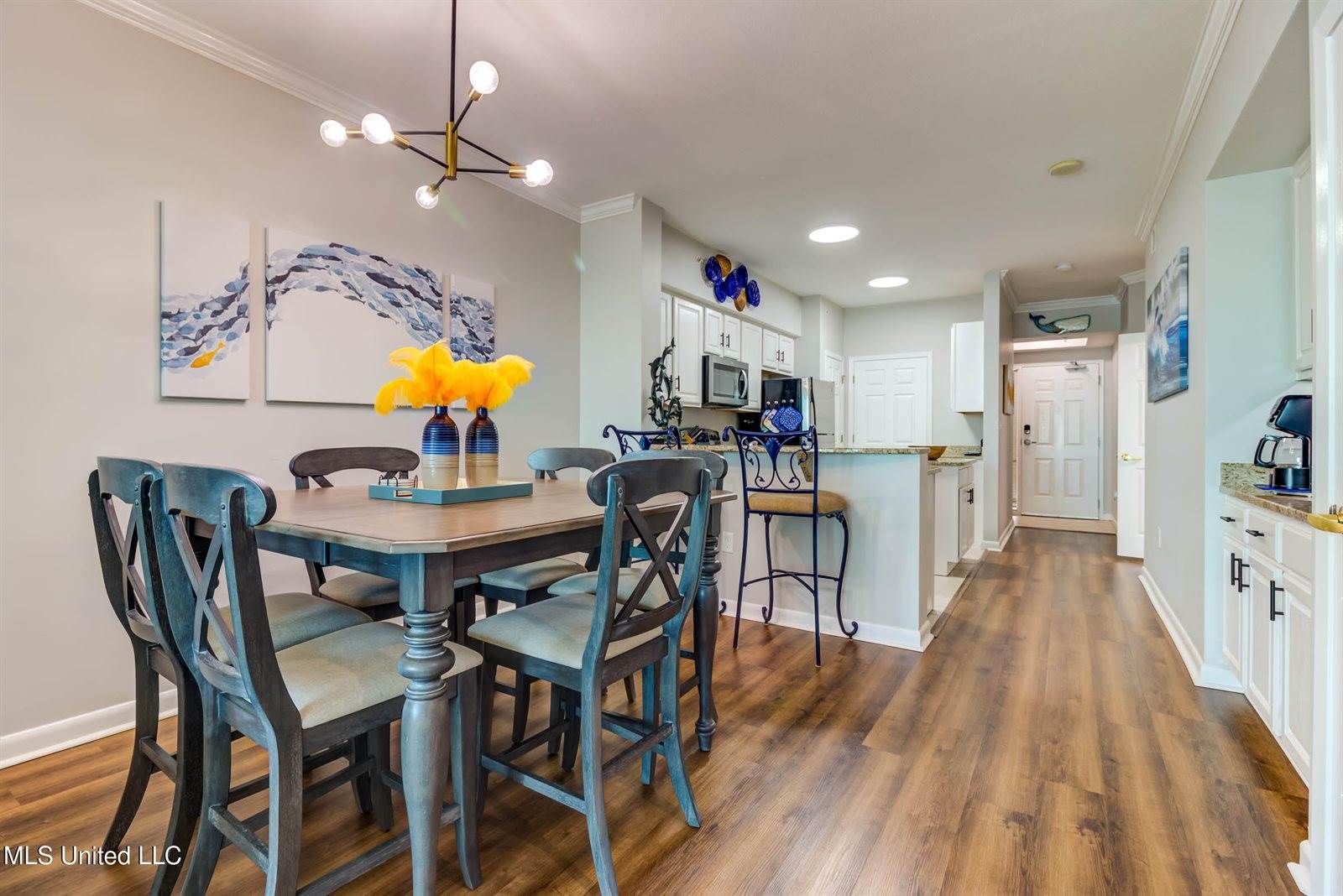 2230 Beach Drive, Gulfport, MS 39507