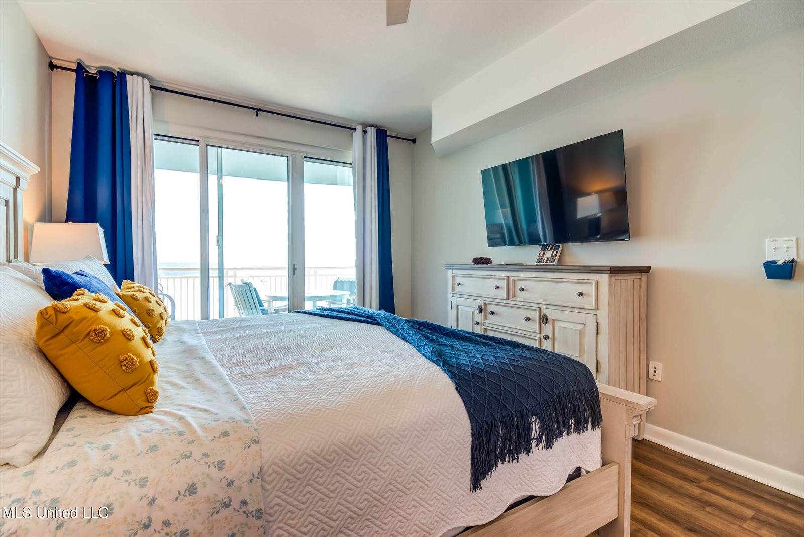 2230 Beach Drive, Gulfport, MS 39507