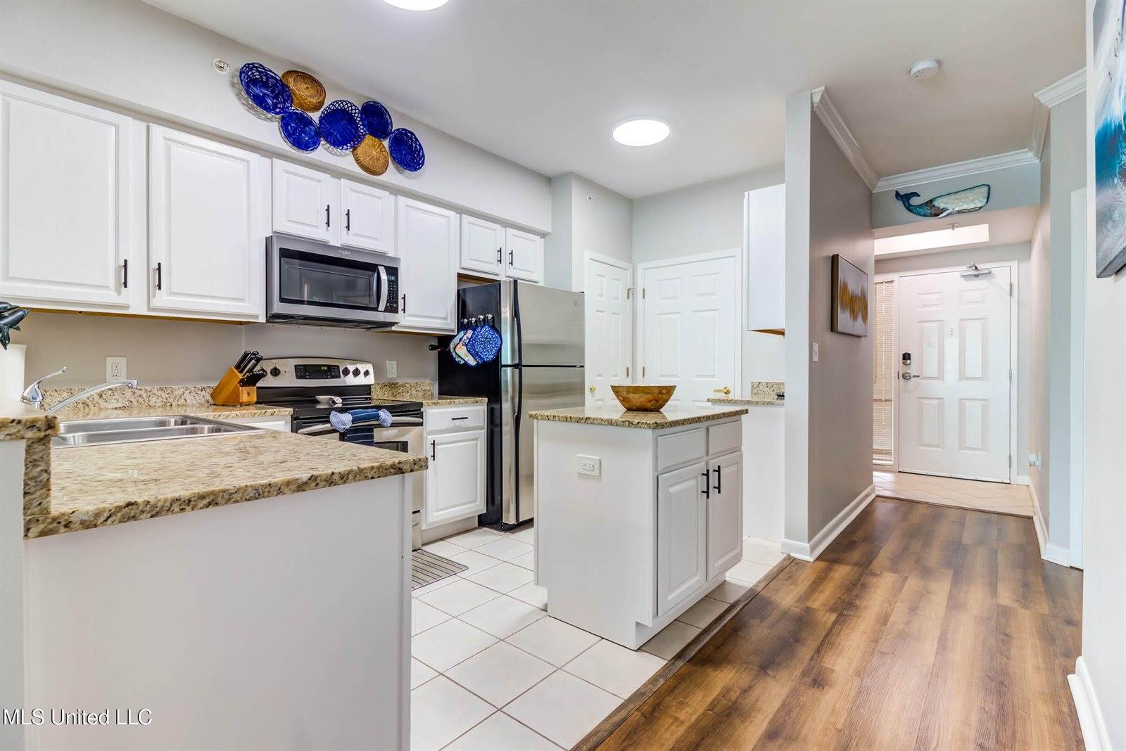 2230 Beach Drive, Gulfport, MS 39507