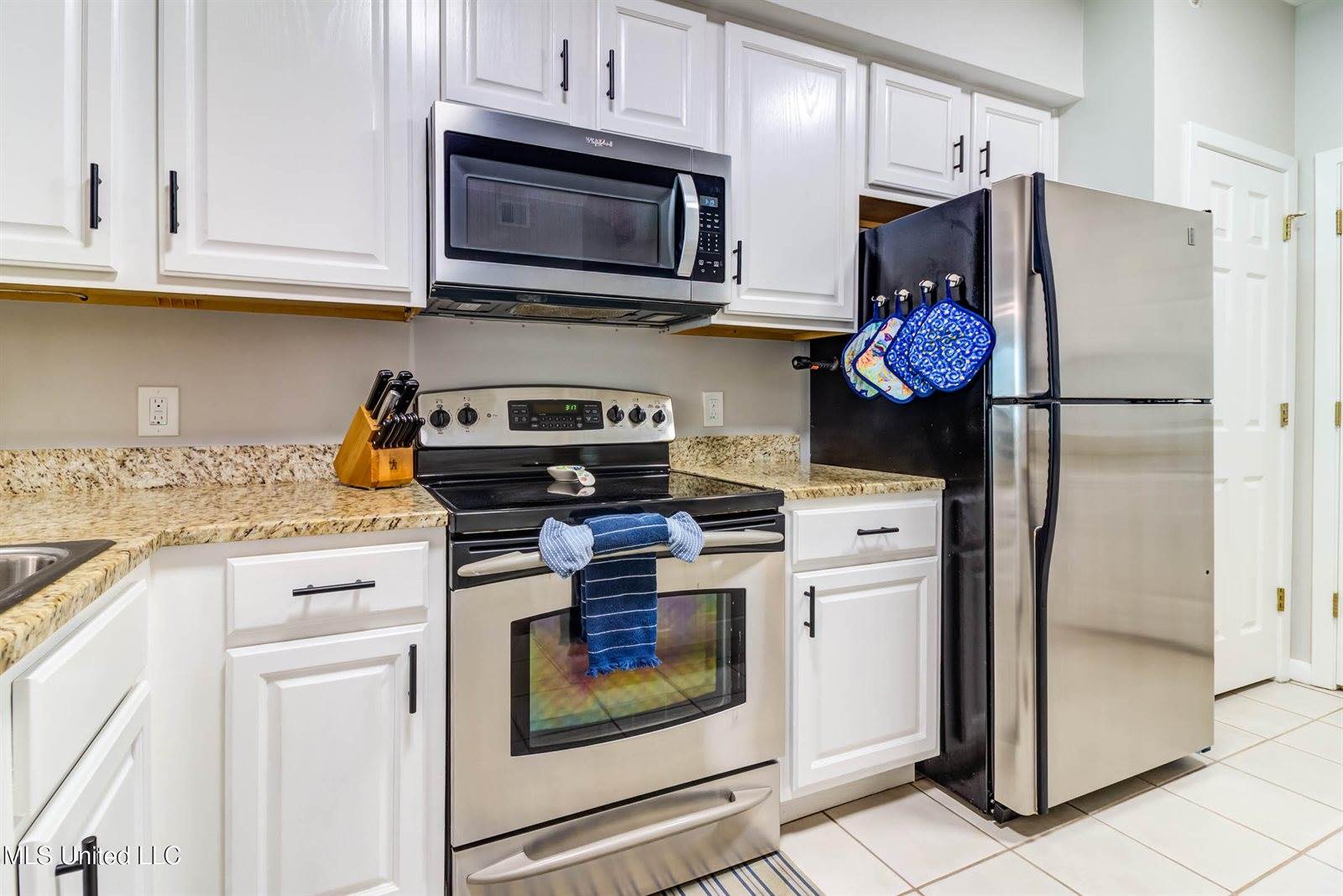 2230 Beach Drive, Gulfport, MS 39507