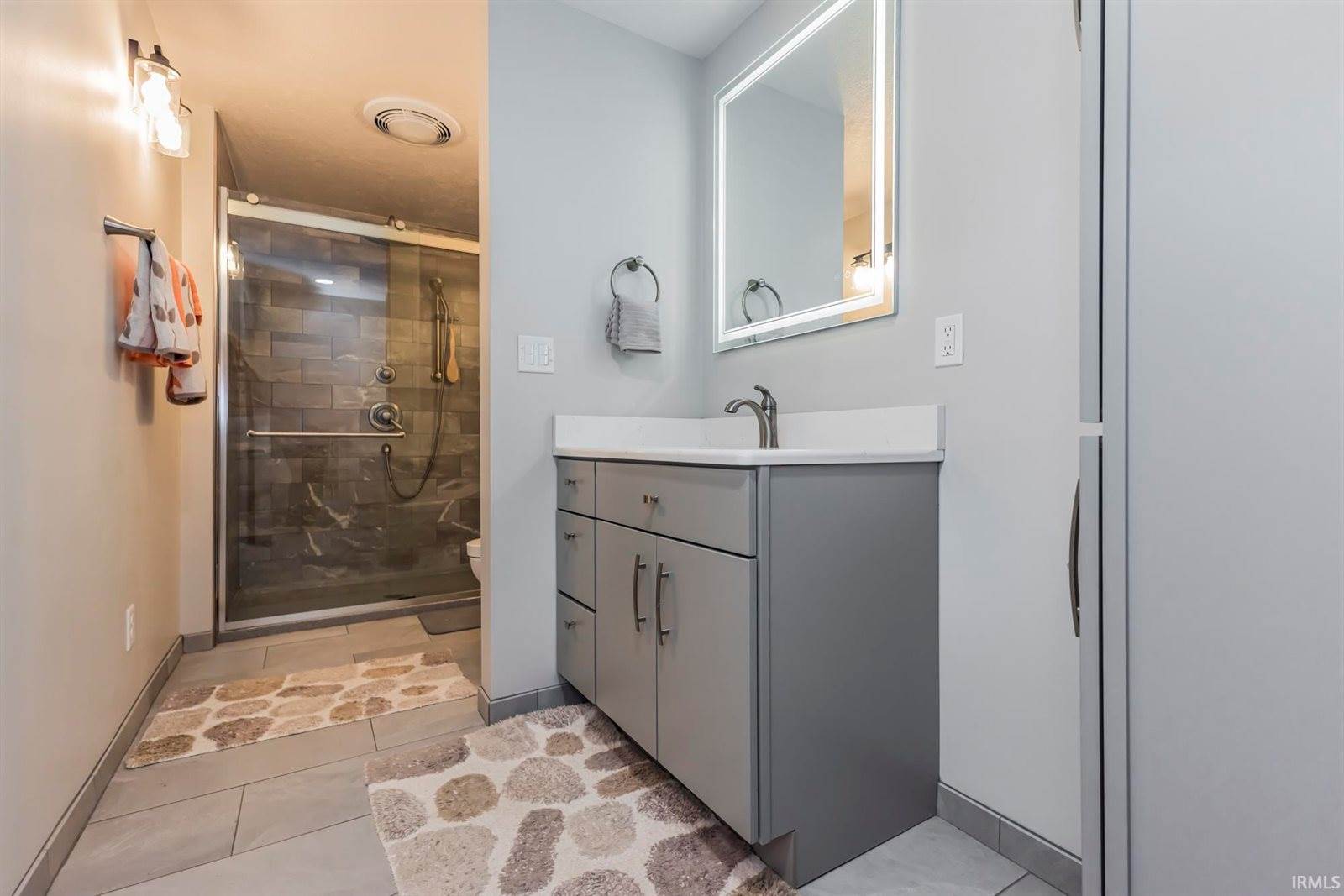 8100 W Lonebeech Drive, Muncie, IN 47304