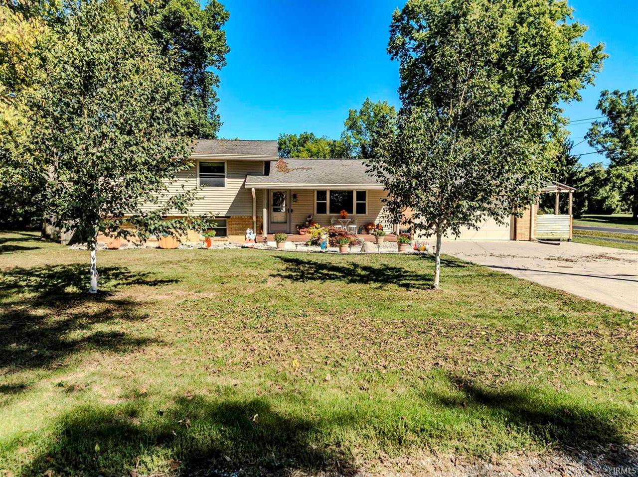 8100 W Lonebeech Drive, Muncie, IN 47304