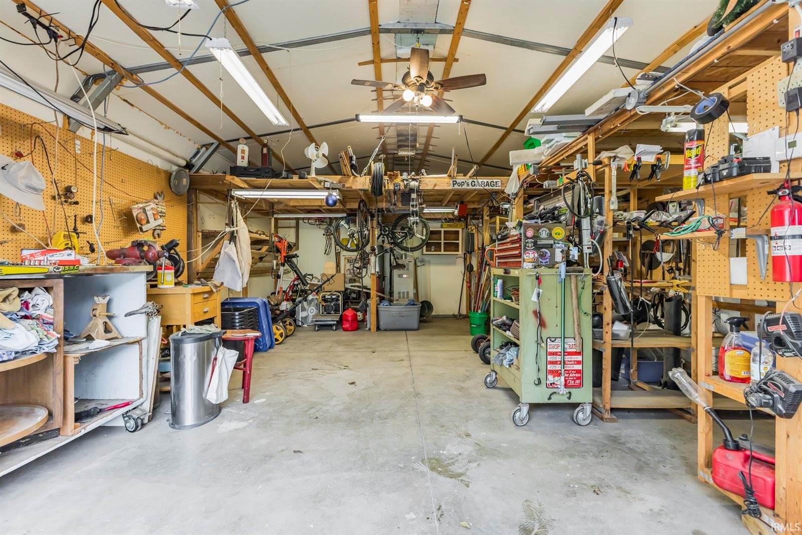 8100 W Lonebeech Drive, Muncie, IN 47304