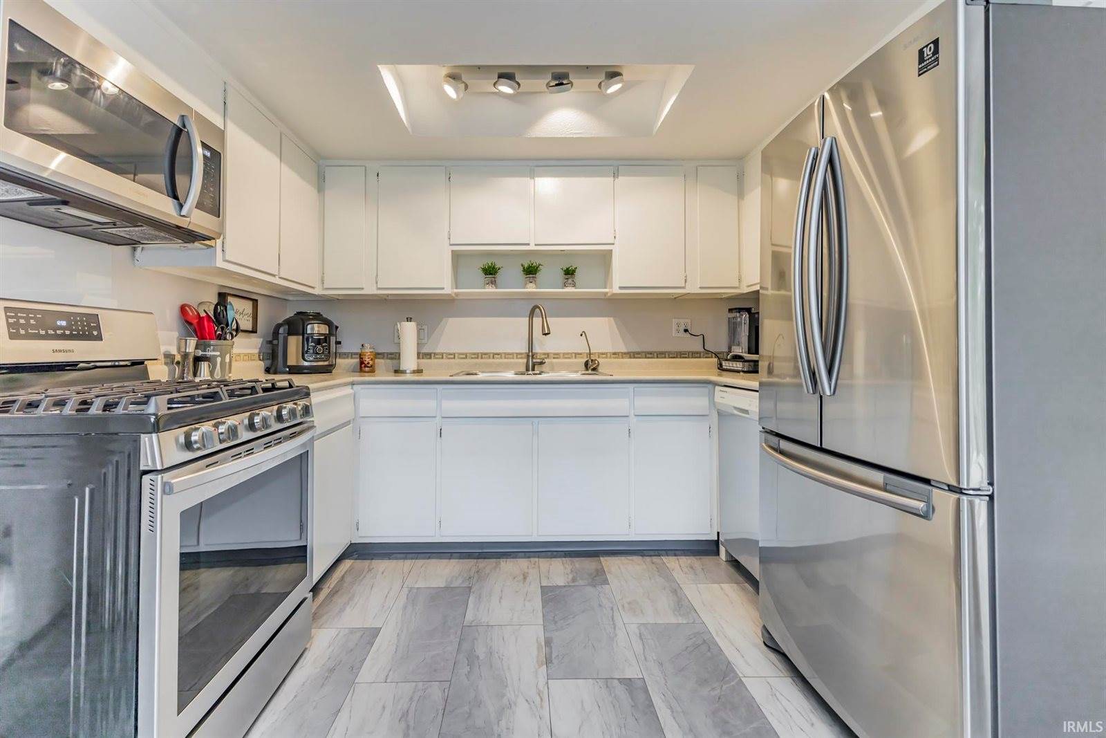 8100 W Lonebeech Drive, Muncie, IN 47304