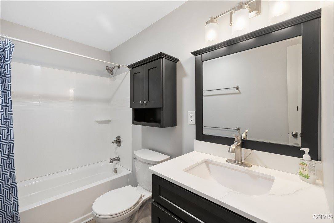 8137 Mesa Lane, Clay, NY 13090