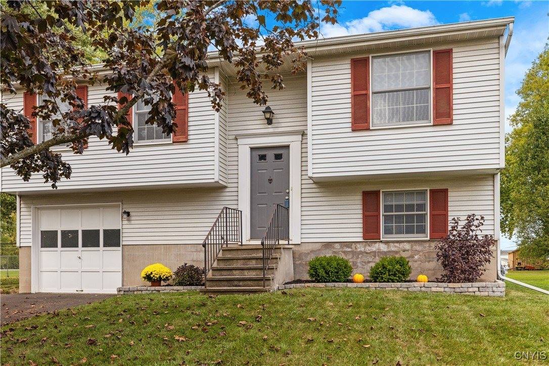 8137 Mesa Lane, Clay, NY 13090