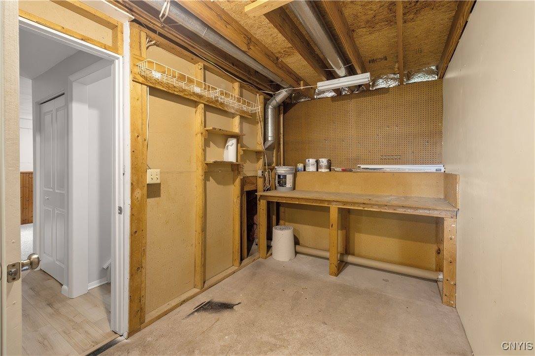 8137 Mesa Lane, Clay, NY 13090