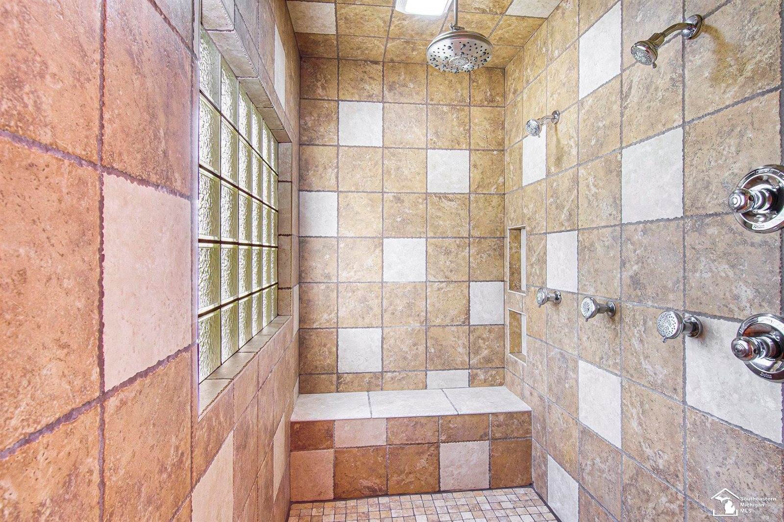 12855 W Albain Road, Petersburg, MI 49270