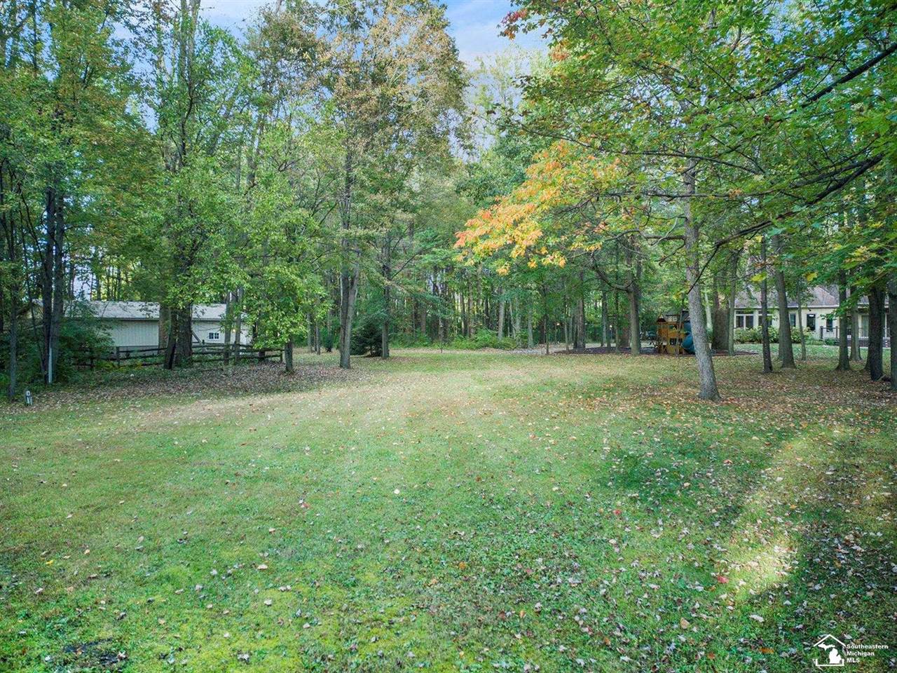 12855 W Albain Road, Petersburg, MI 49270