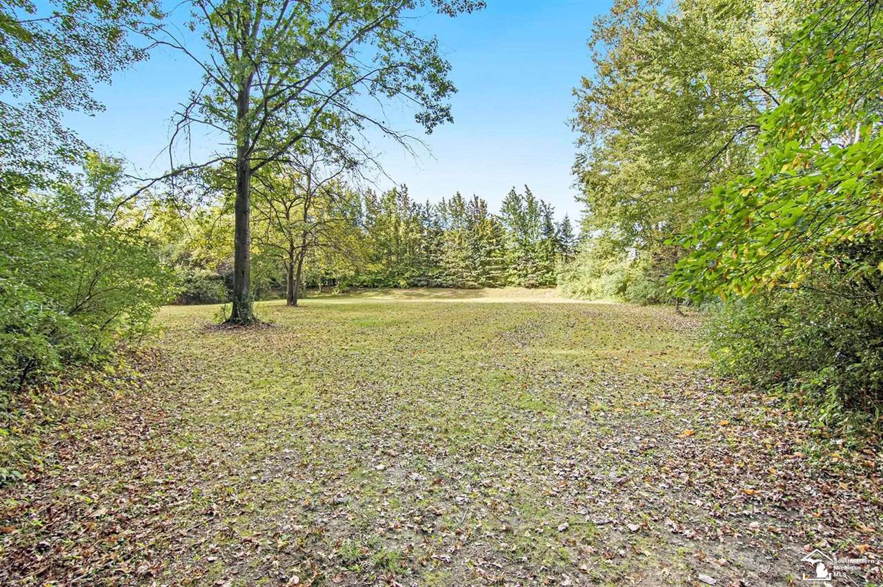 12855 W Albain Road, Petersburg, MI 49270