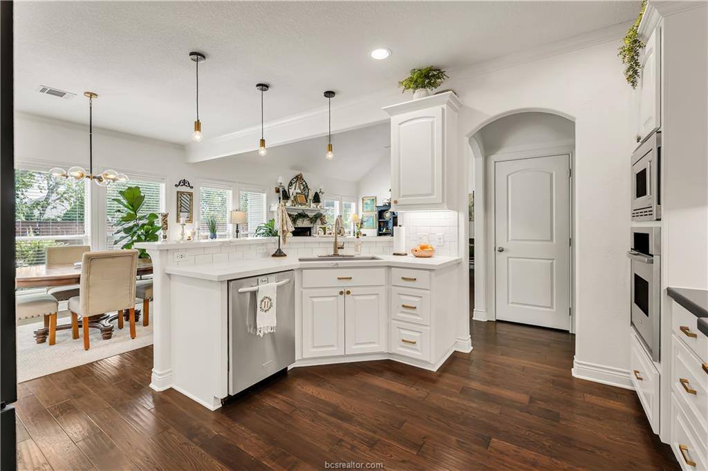 1010 Sanctuary Court, College Station, TX 77840