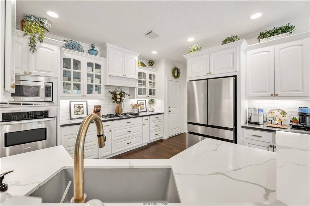 1010 Sanctuary Court, College Station, TX 77840