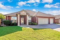 1510 SW 70th St, Lawton, OK 73505
