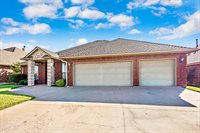 1510 SW 70th St, Lawton, OK 73505