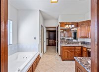 1510 SW 70th St, Lawton, OK 73505