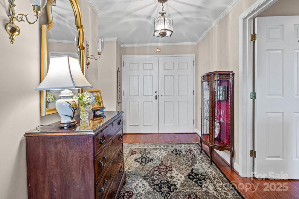 1530 Queens Road, Charlotte, NC 28207