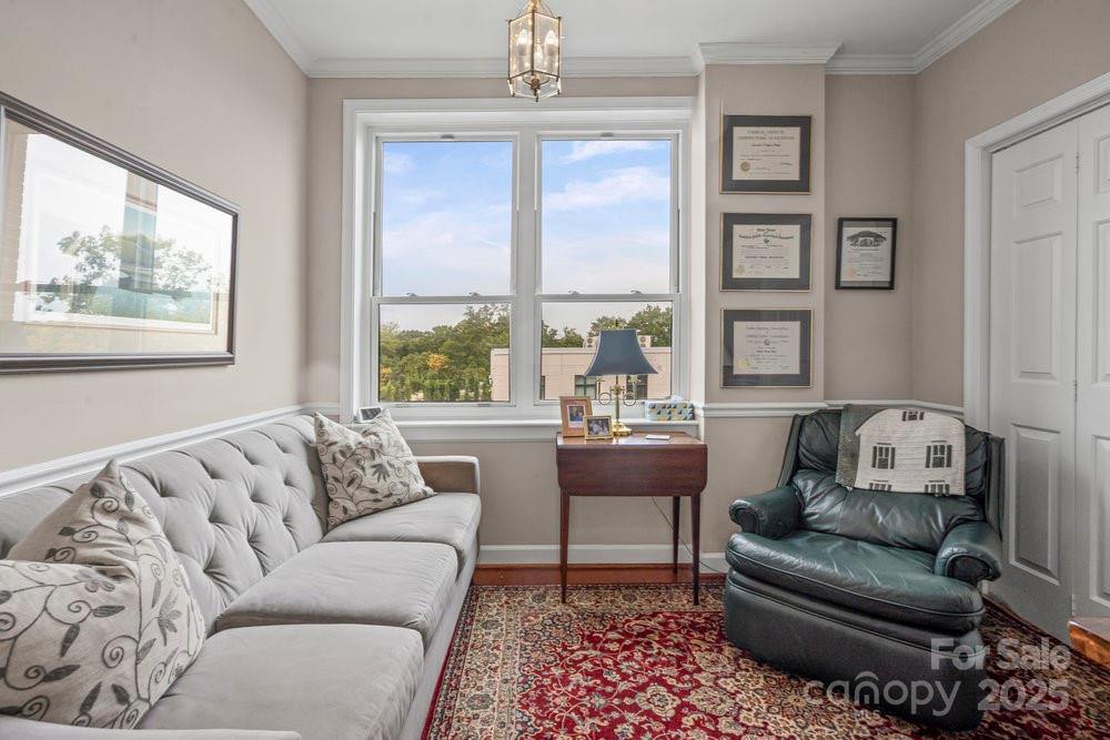 1530 Queens Road, Charlotte, NC 28207