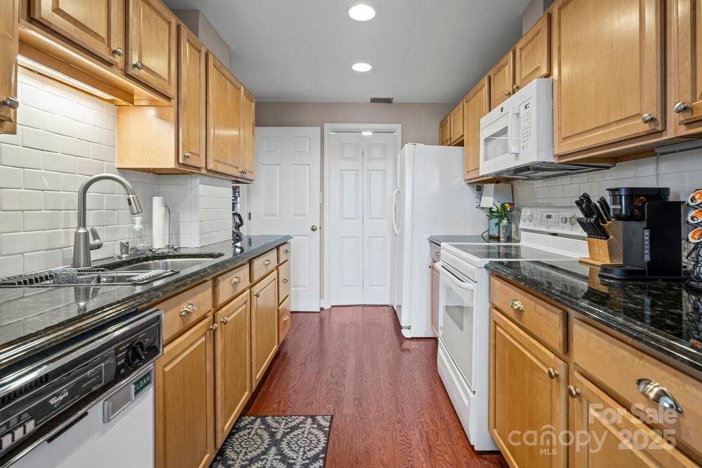 1530 Queens Road, Charlotte, NC 28207