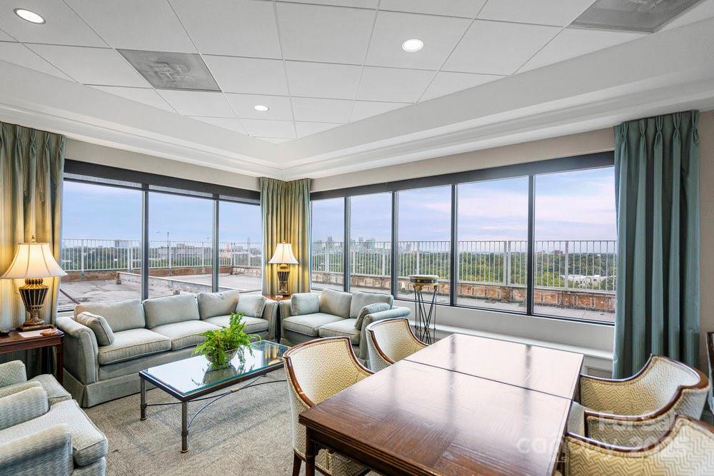 1530 Queens Road, Charlotte, NC 28207