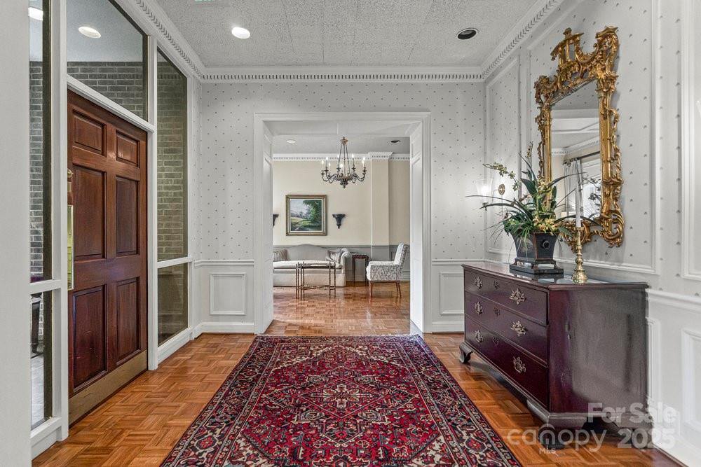 1530 Queens Road, Charlotte, NC 28207